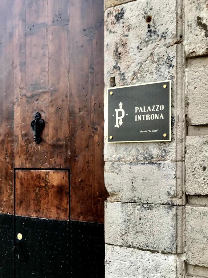 Palazzo Introna Couette-café